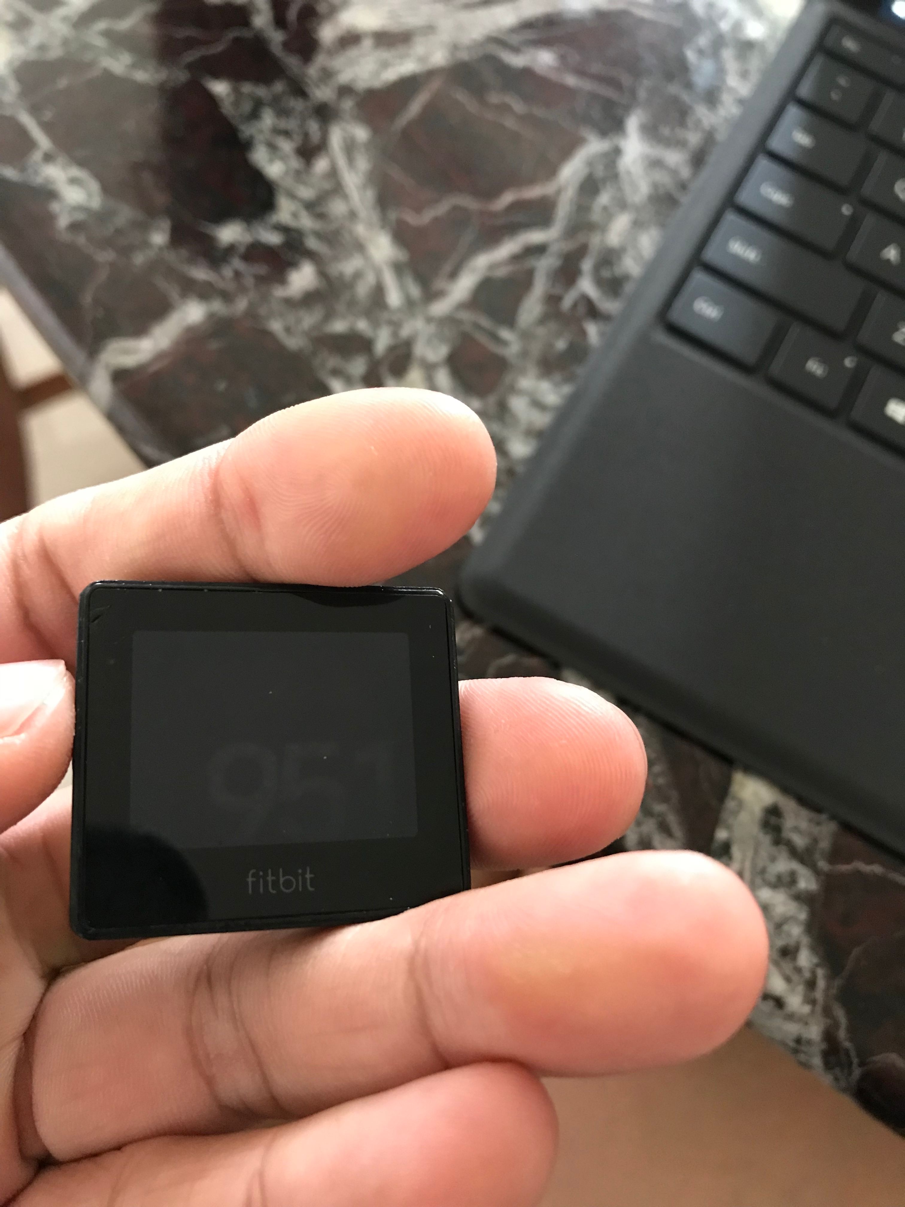 my fitbit blaze screen is black