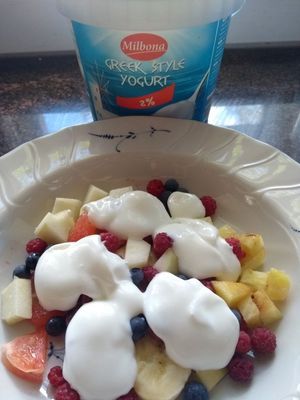 fruits+yoghurt.jpg