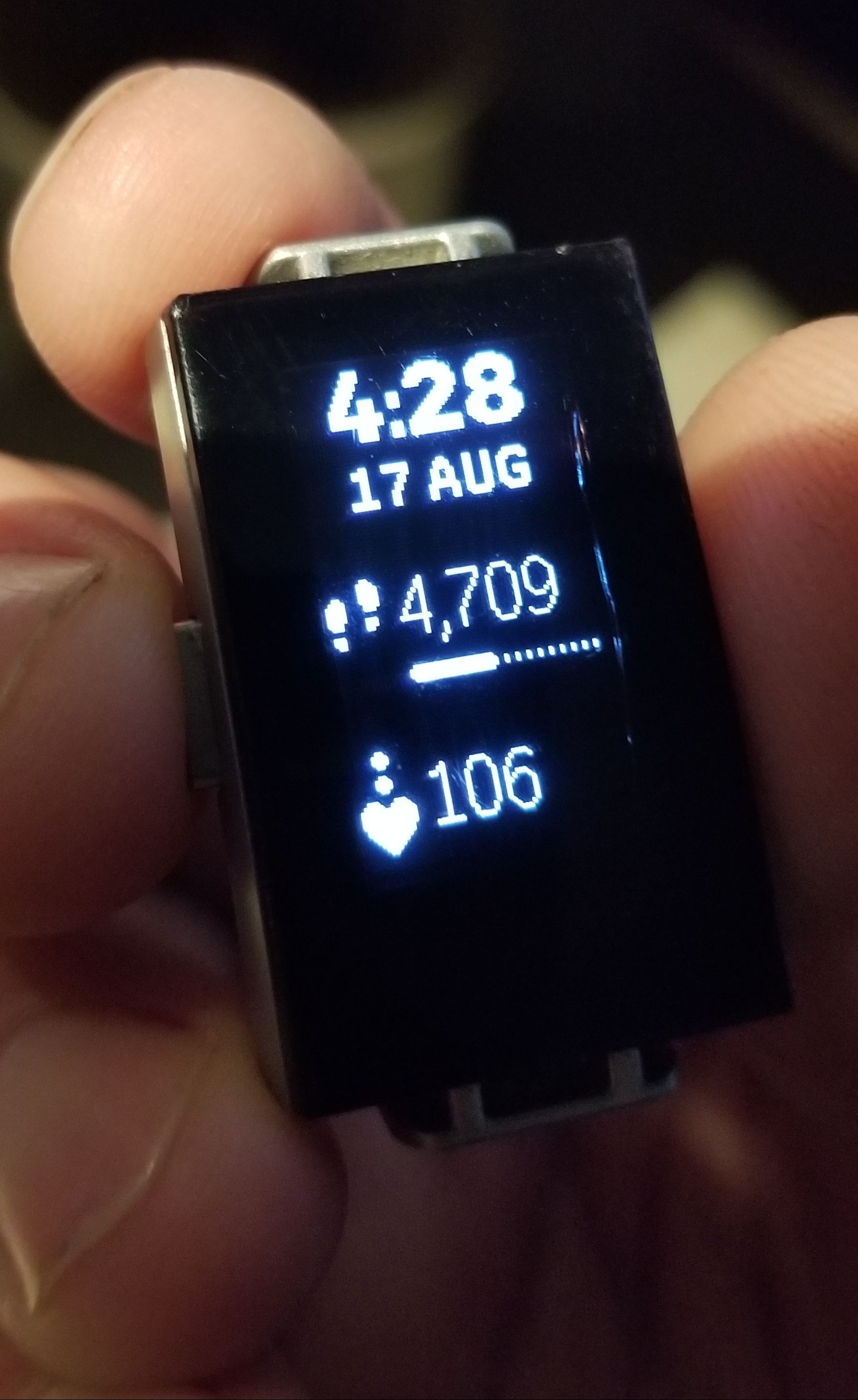 fitbit charge 4 cracked screen
