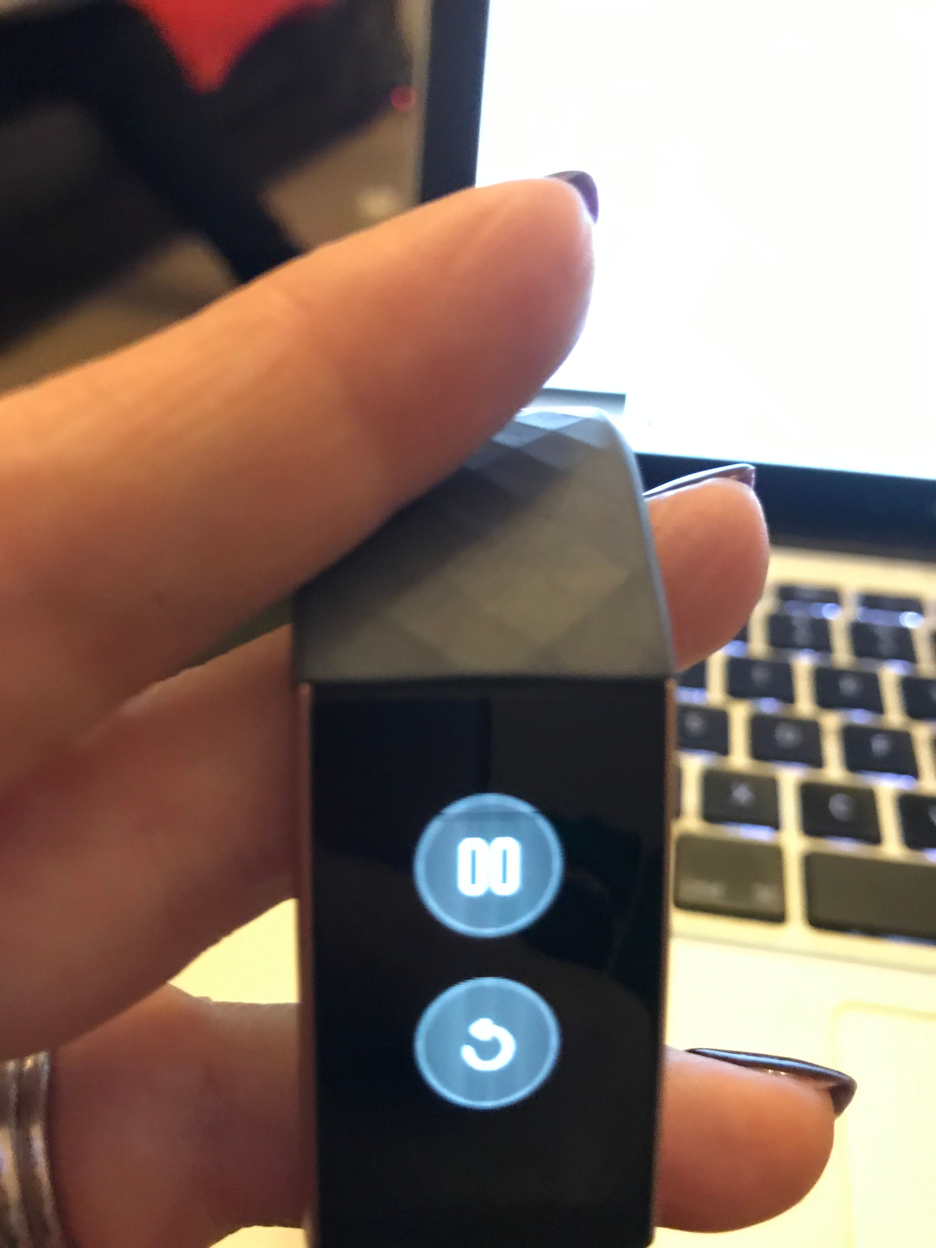 Fitbit charge 3 display best sale not working