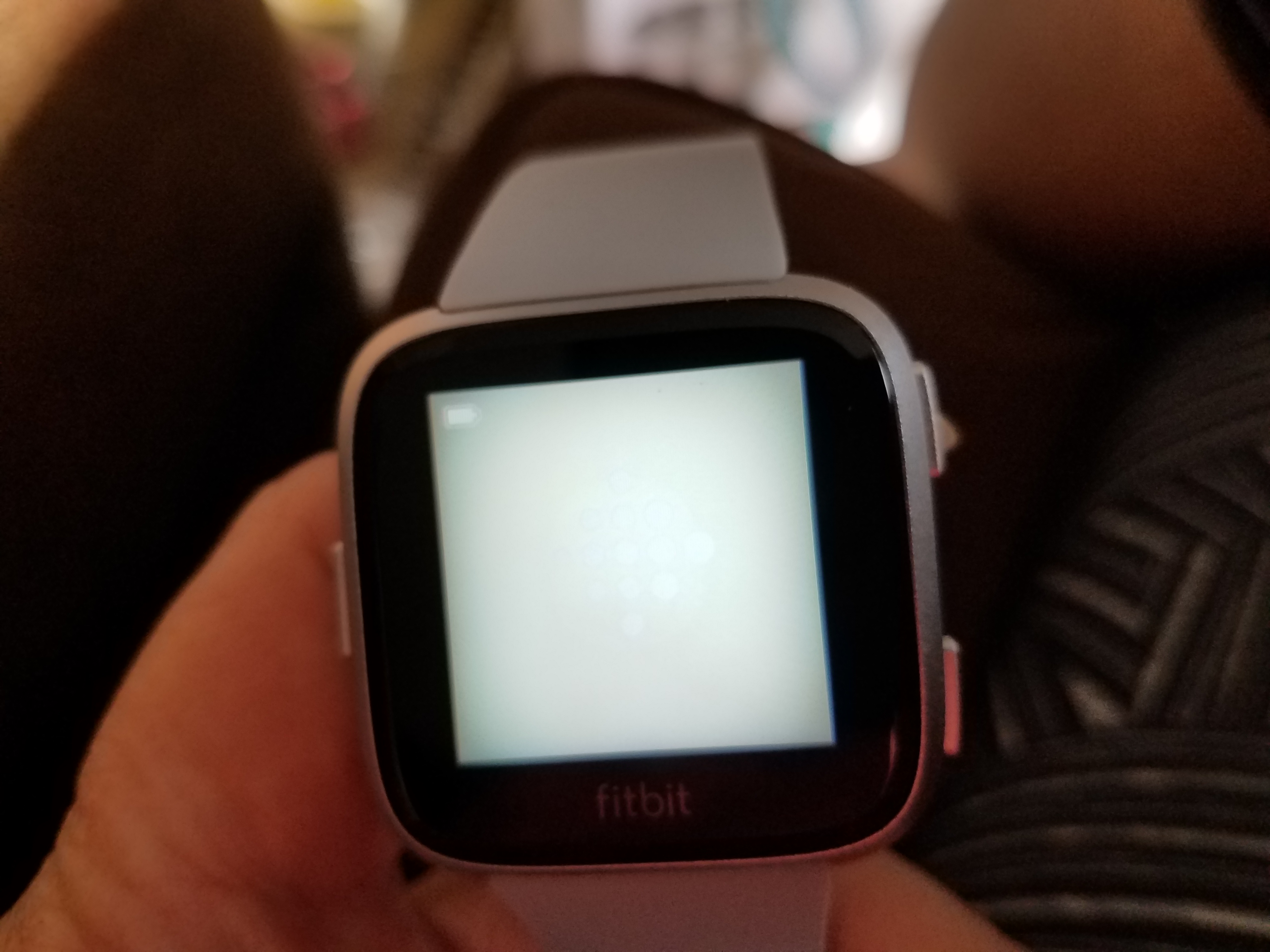 fitbit has blank screen