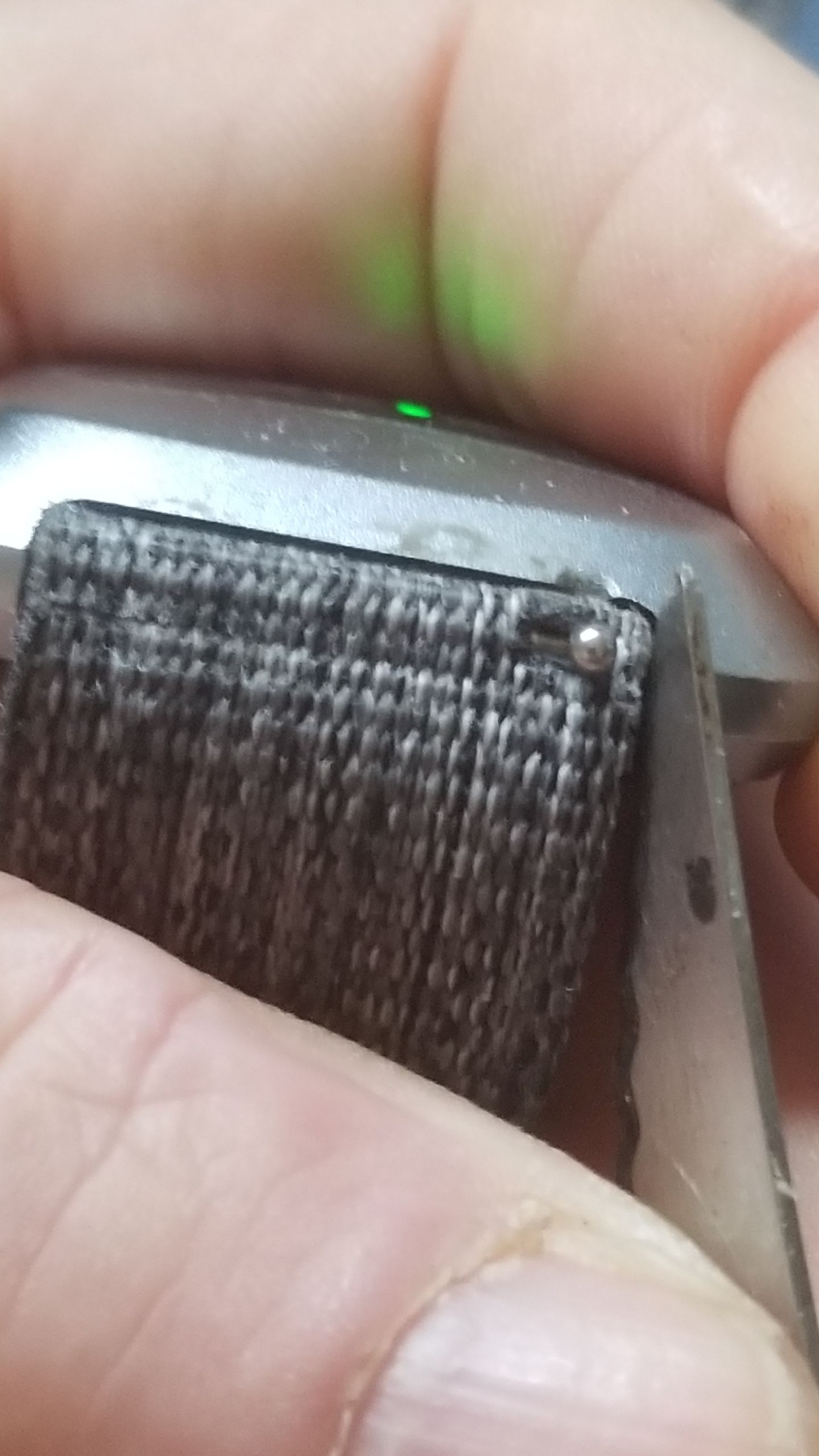 fitbit versa strap broken