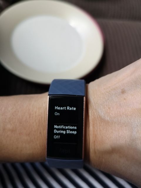 Fitbit charge 3 2025 brightness too low