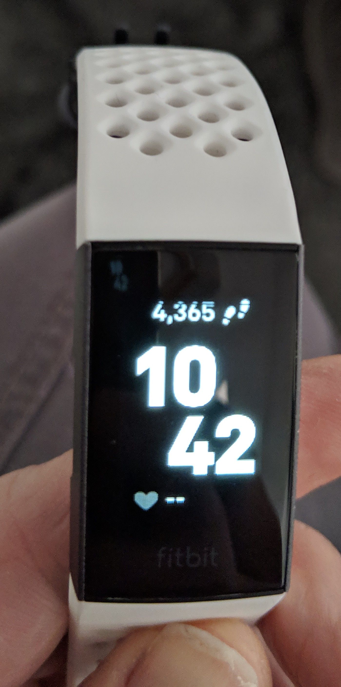fitbit charge 3 screen black