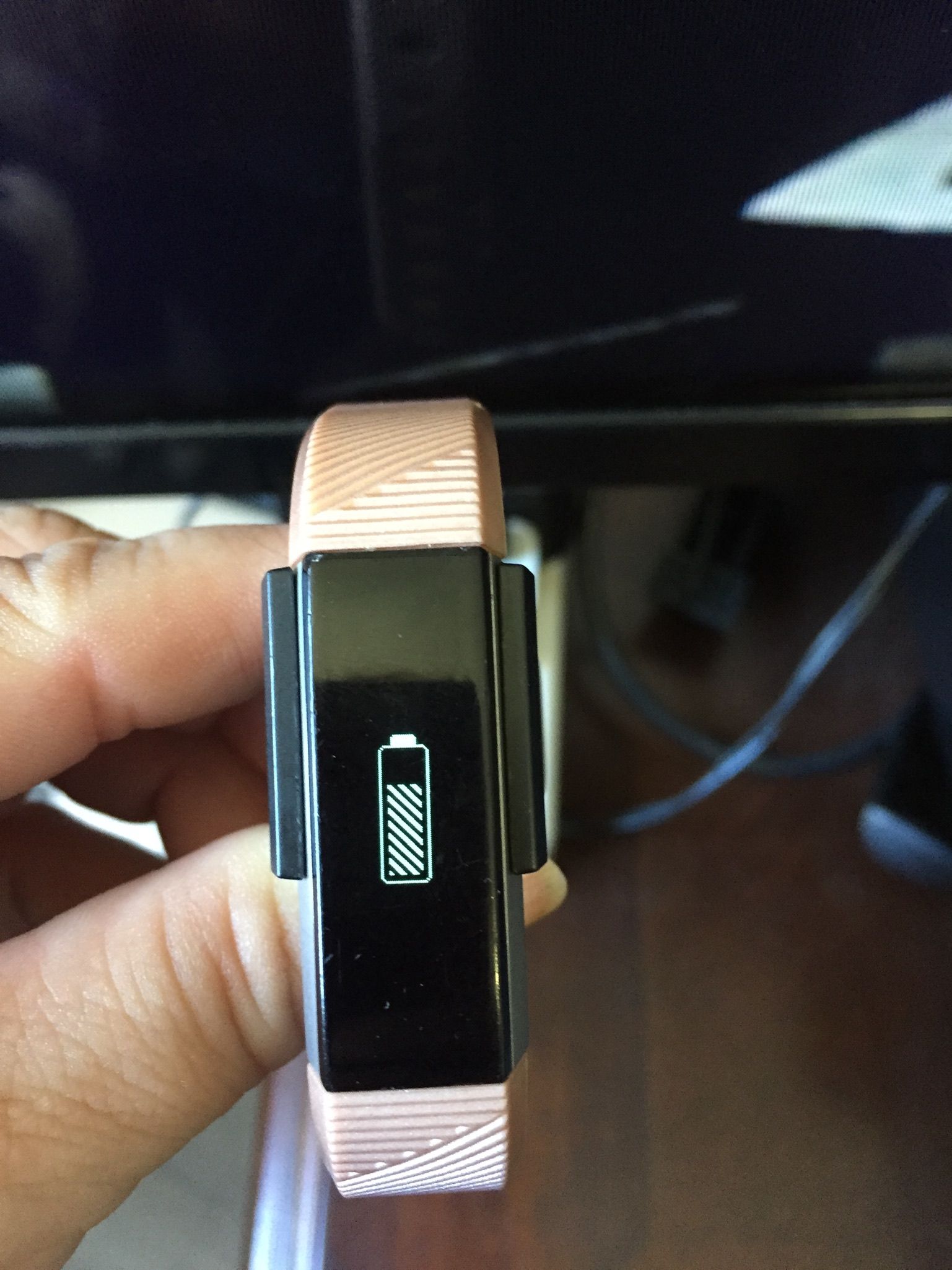 how to turn on fitbit alta without charger