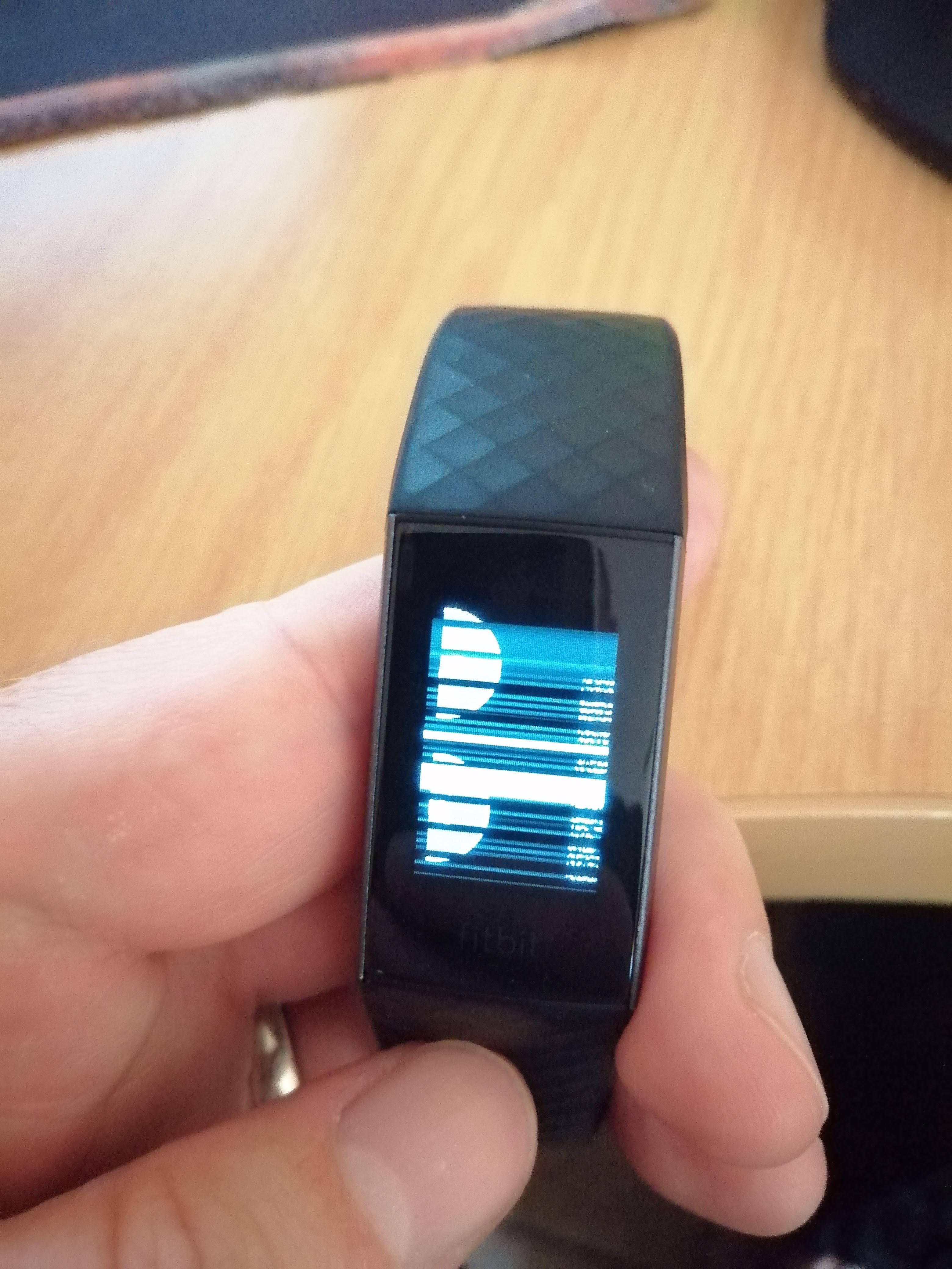 fitbit charge 3 screen is blank