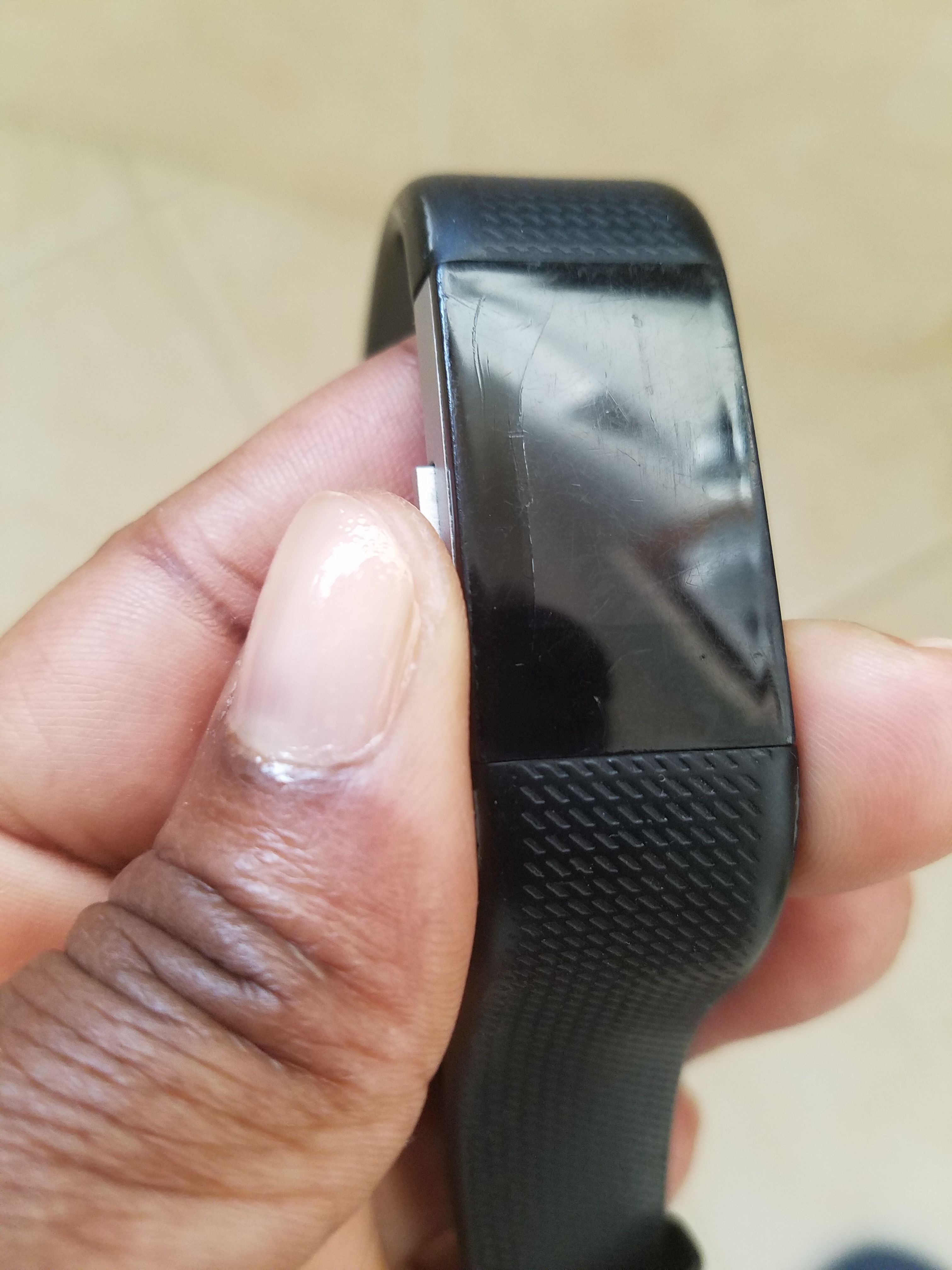 fitbit charge 2 glass cracked