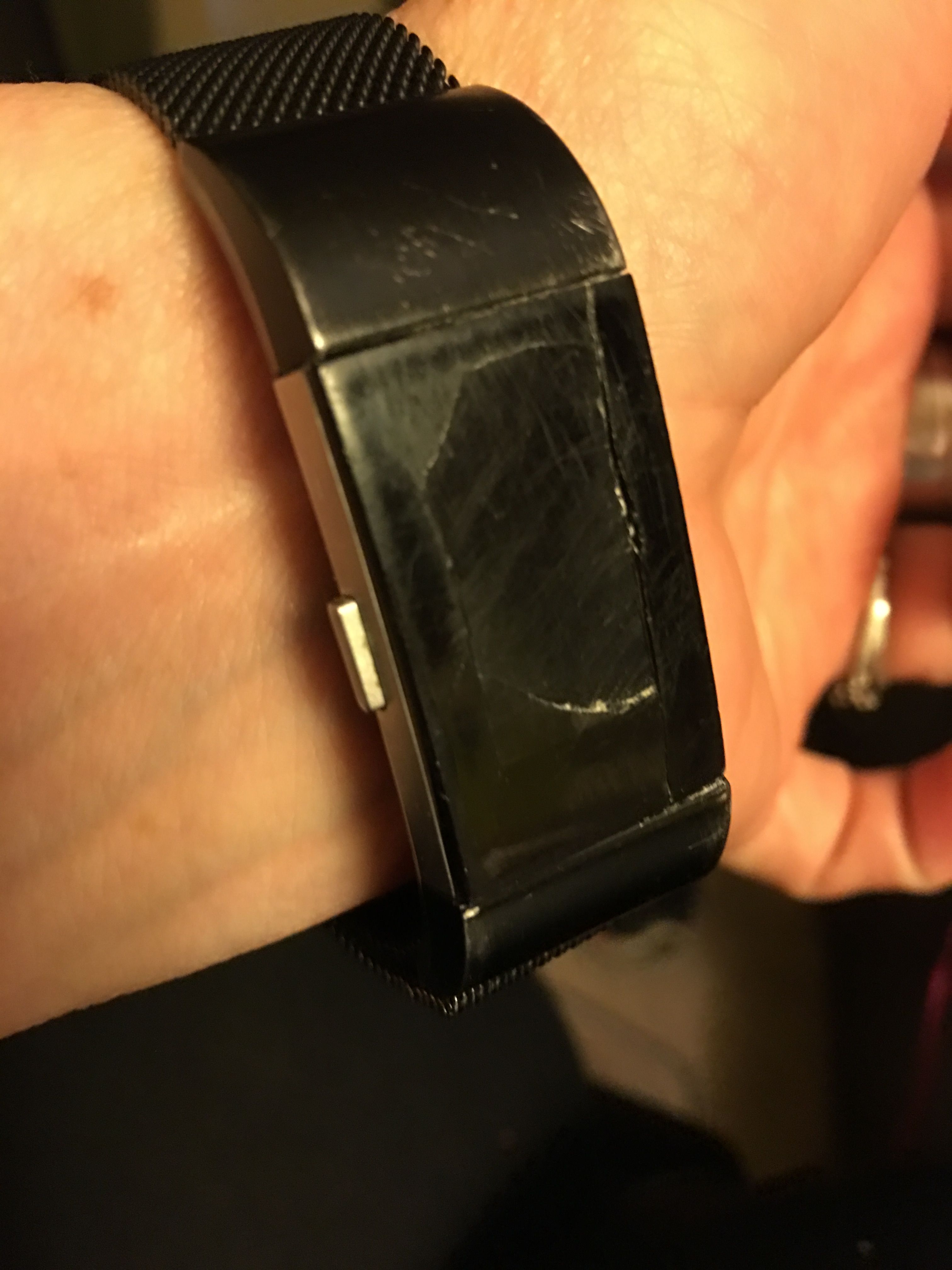 fitbit charge 2 glass cracked