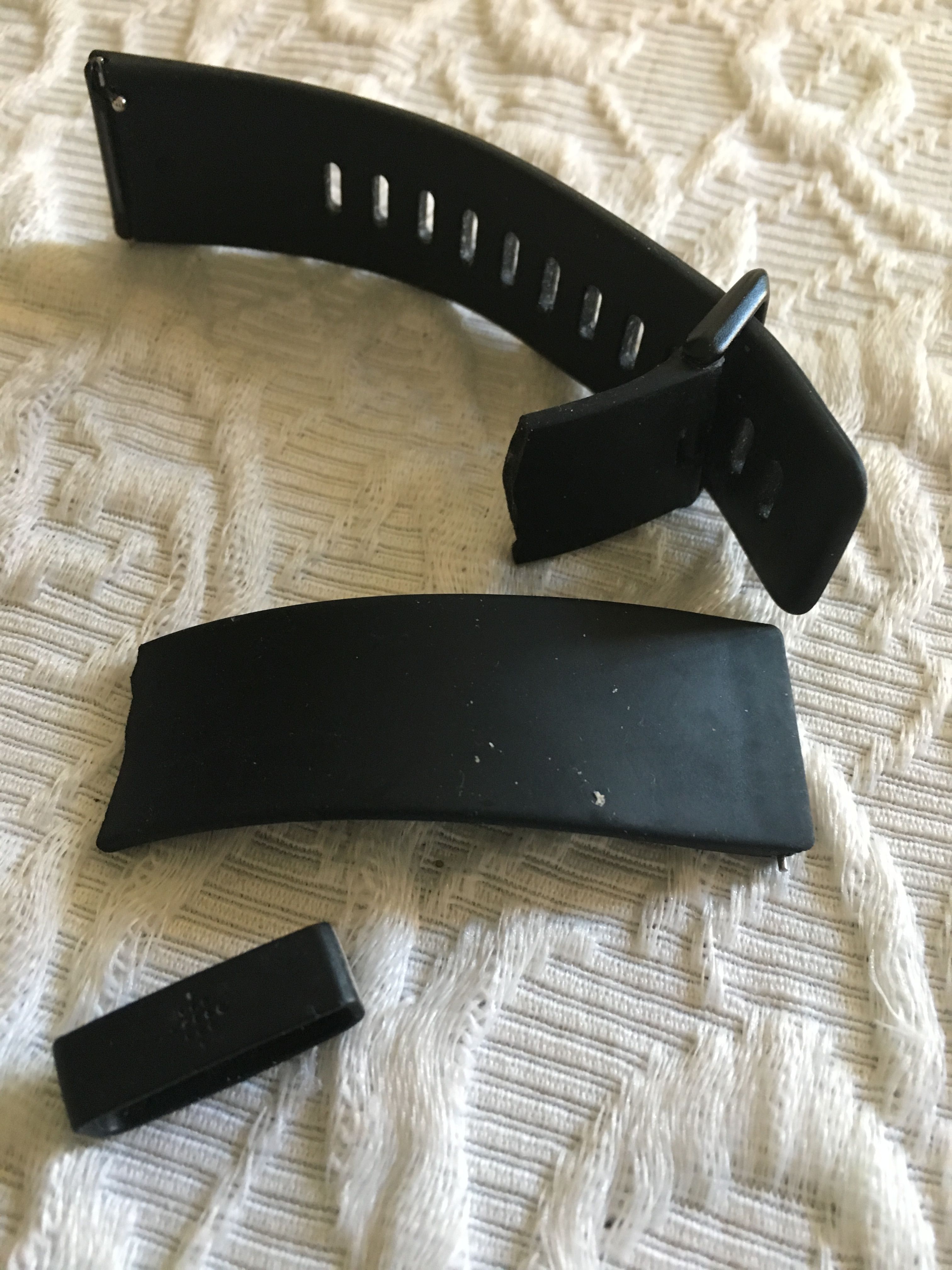 fitbit band broke versa