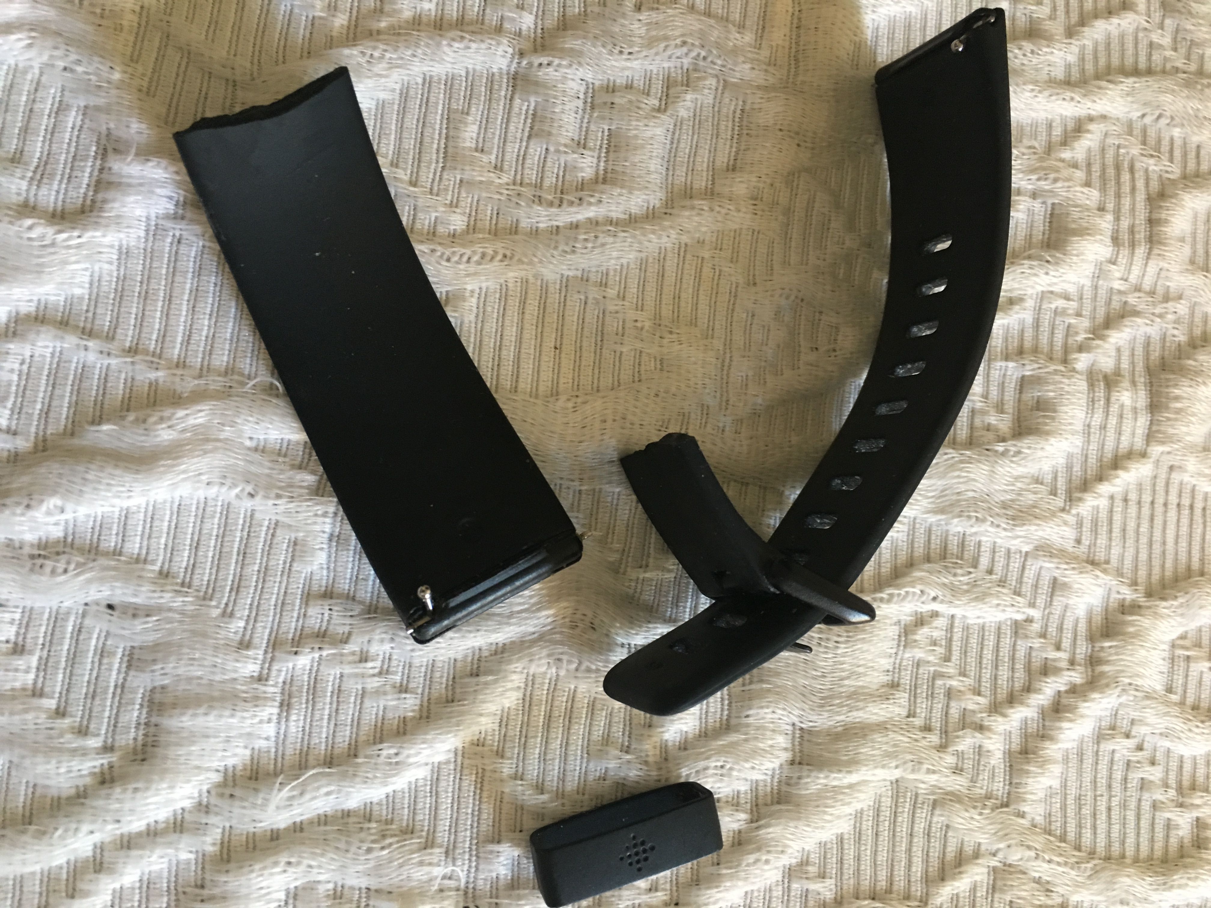 fitbit band broke versa