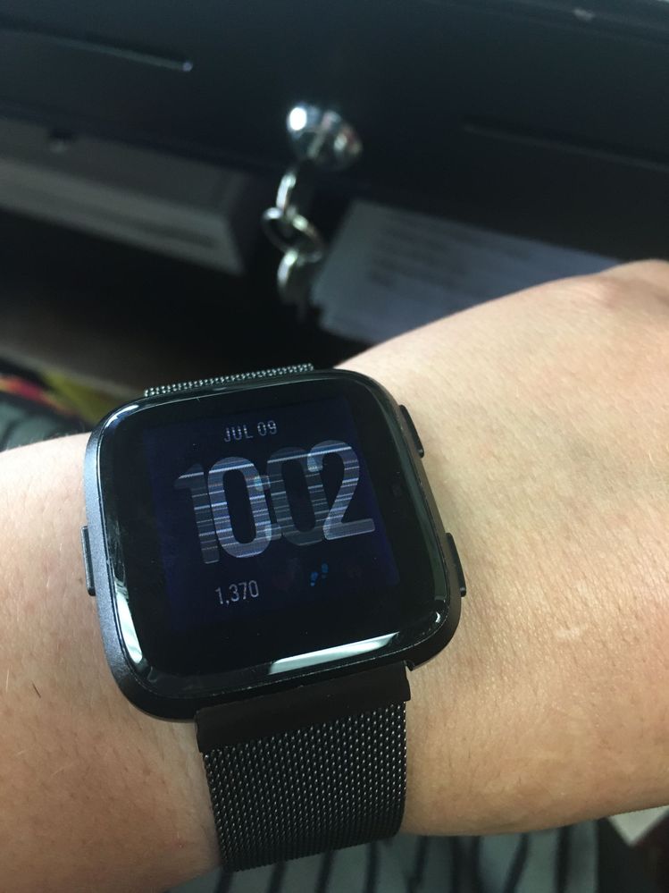 Fitbit versa has vertical lines we going out all over the screen