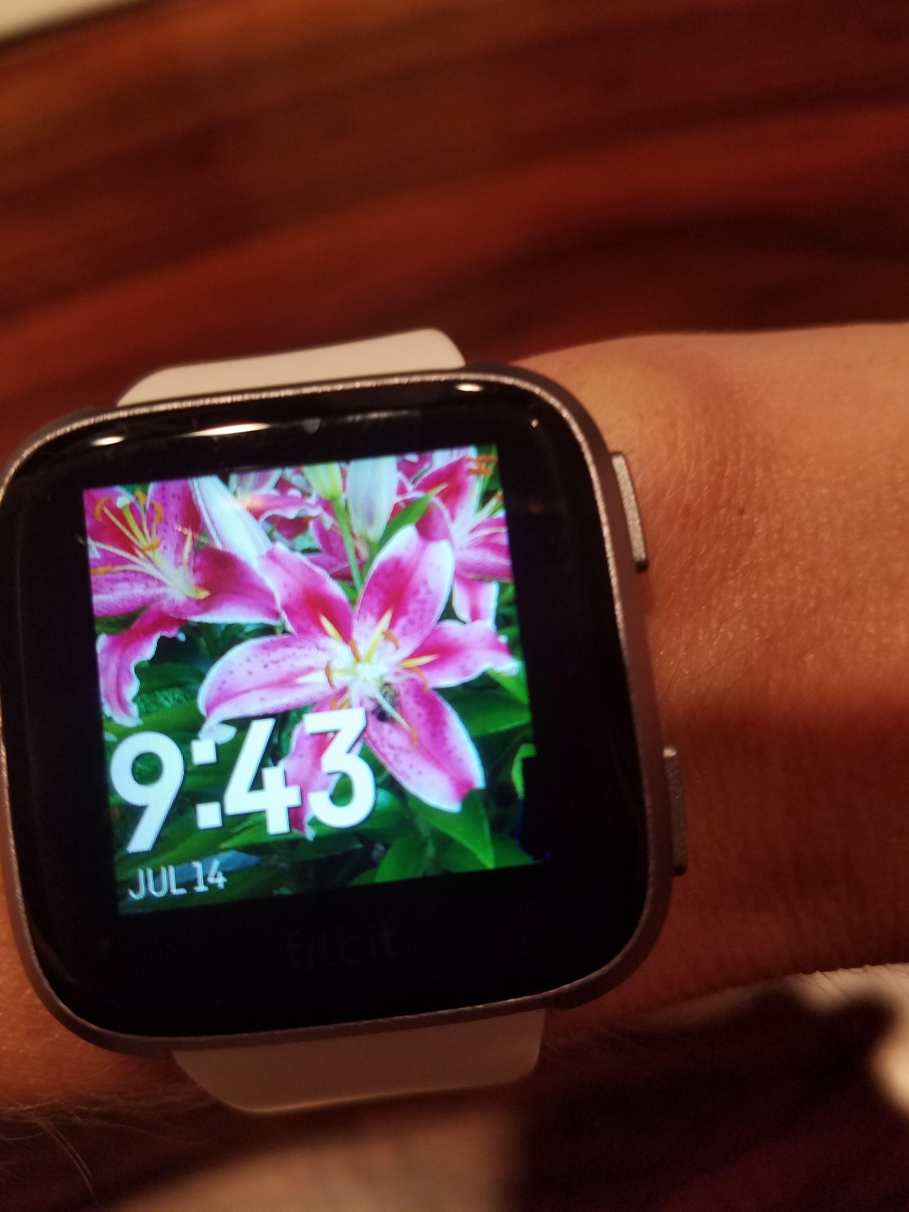 Curved line on screen Fitbit Community