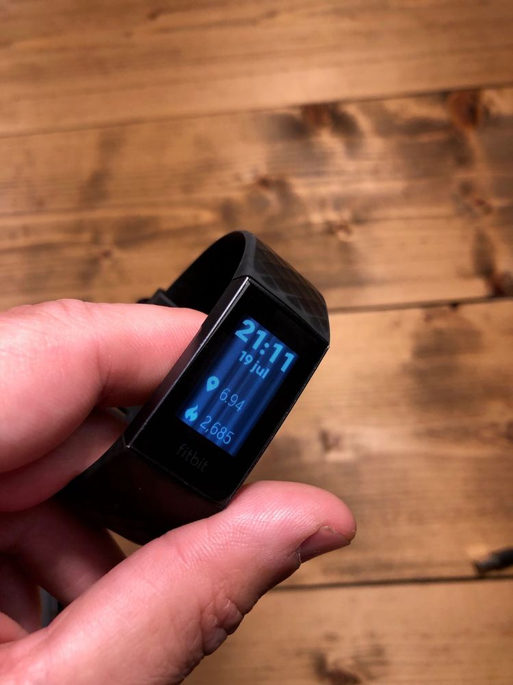 Fitbit charge 3 online display problems