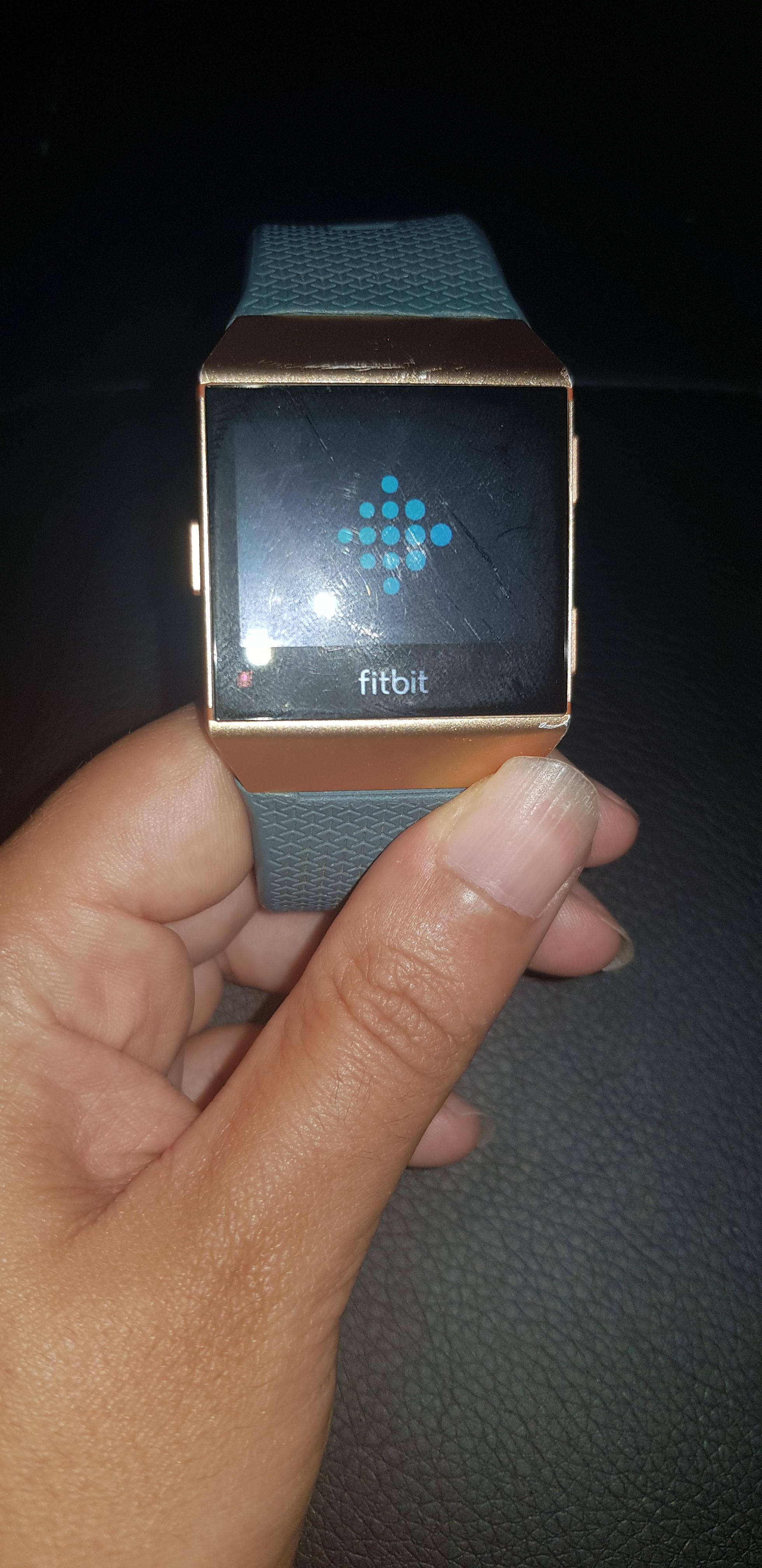 cran bloqu avec le logo Fitbit Community