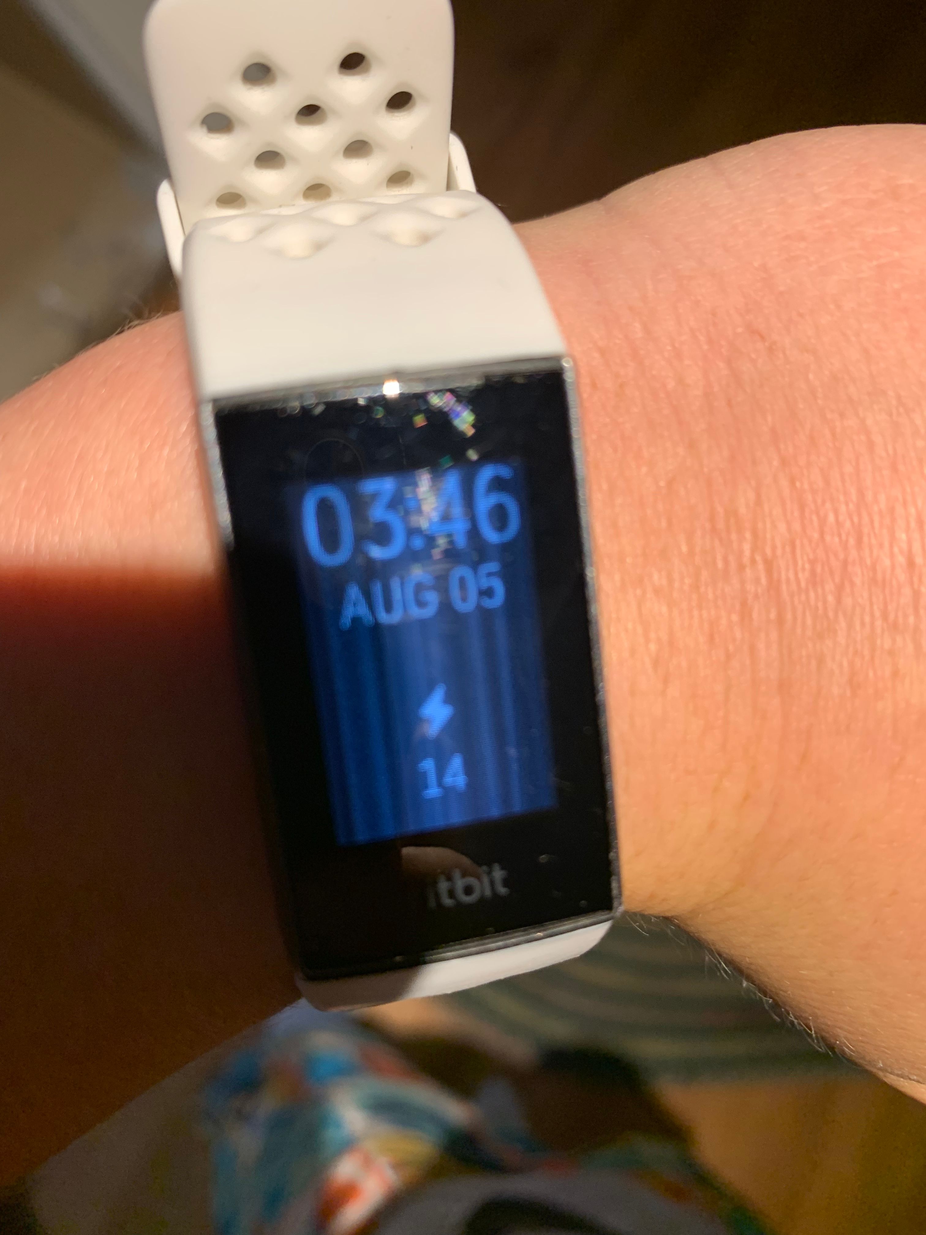 fitbit charge 3 screen scrambled