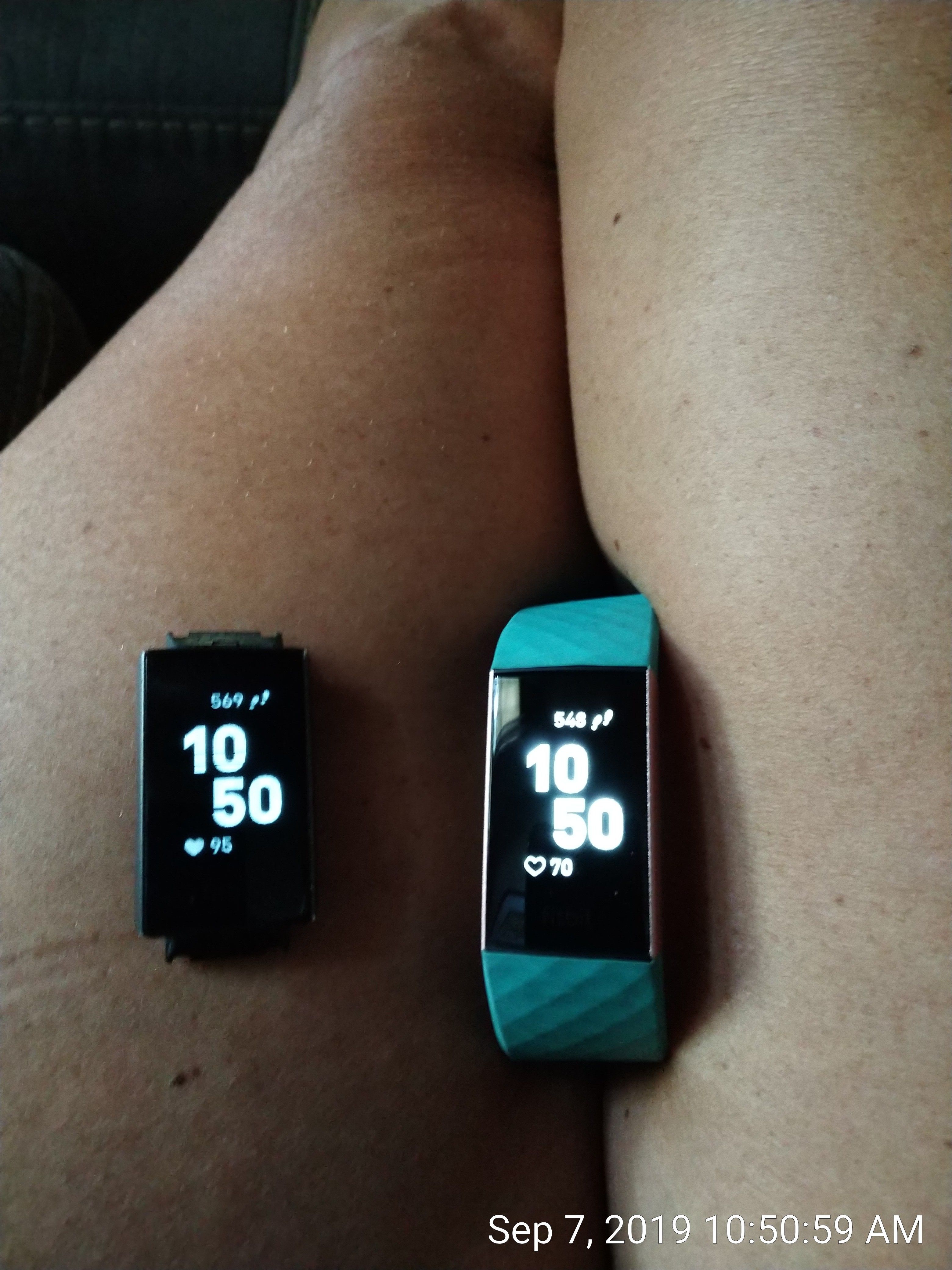 fitbit charge 3 dark screen